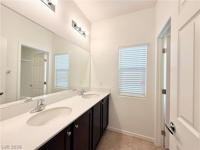 8435 Spirit Vale Avenue, Las Vegas, NV 89117