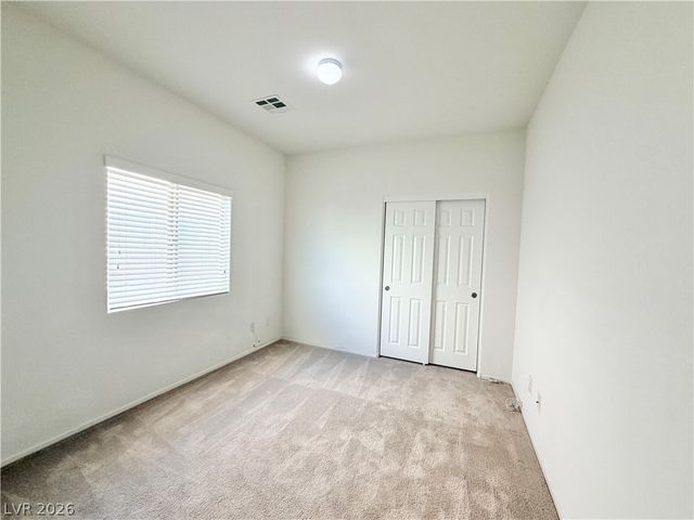 8435 Spirit Vale Avenue, Las Vegas, NV 89117