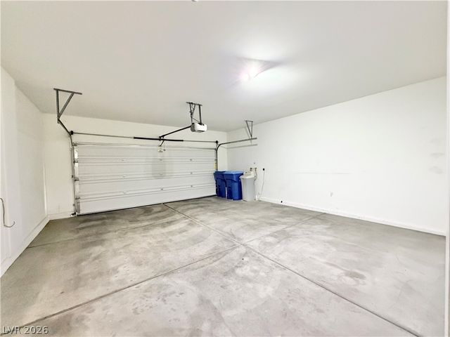 8435 Spirit Vale Avenue, Las Vegas, NV 89117