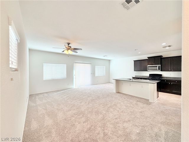 8435 Spirit Vale Avenue, Las Vegas, NV 89117