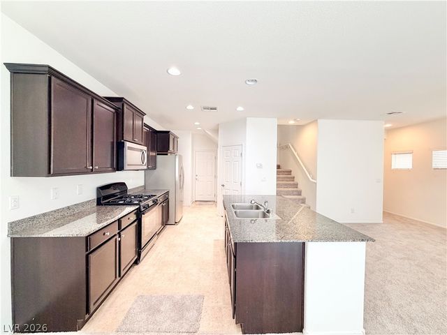 8435 Spirit Vale Avenue, Las Vegas, NV 89117