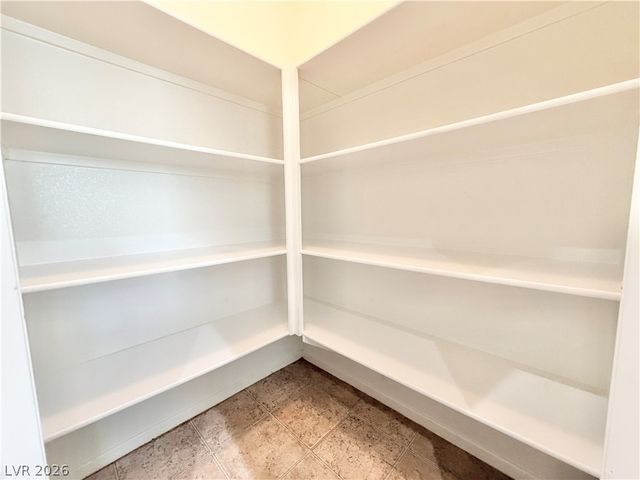 8435 Spirit Vale Avenue, Las Vegas, NV 89117