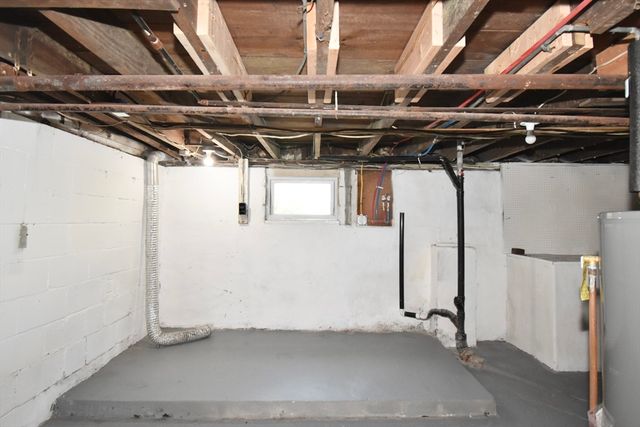 119 Littleton St, Springfield, MA 01104