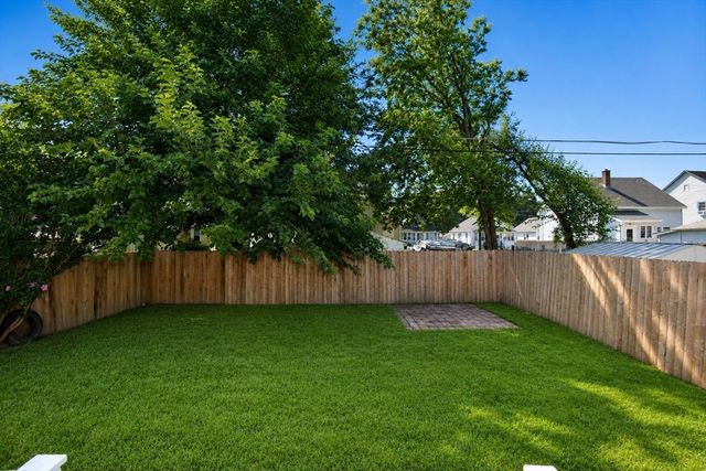 119 Littleton St, Springfield, MA 01104