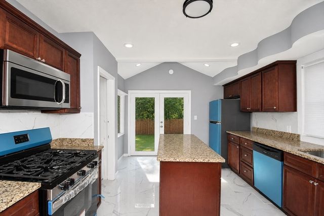 119 Littleton St, Springfield, MA 01104