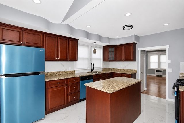 119 Littleton St, Springfield, MA 01104