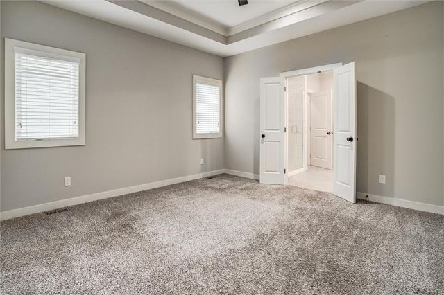 8117 N Farley Avenue, Kansas City, MO 64158