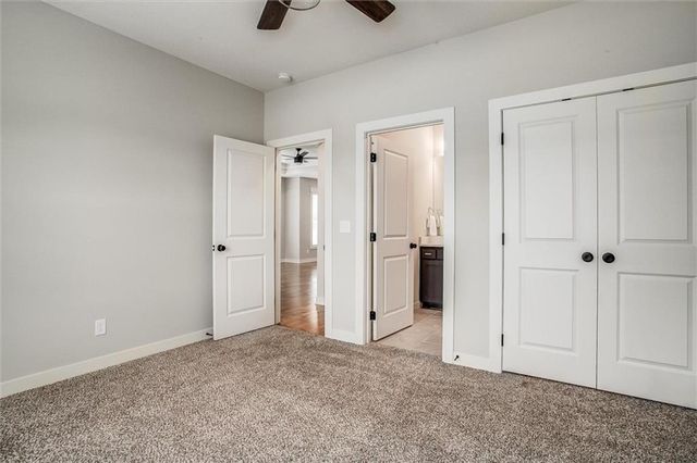 8117 N Farley Avenue, Kansas City, MO 64158
