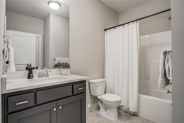 8117 N Farley Avenue, Kansas City, MO 64158