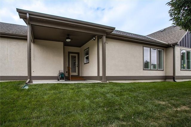8117 N Farley Avenue, Kansas City, MO 64158