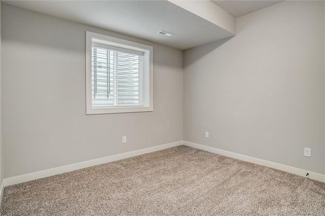 8117 N Farley Avenue, Kansas City, MO 64158