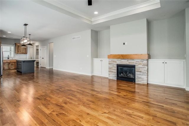 8117 N Farley Avenue, Kansas City, MO 64158