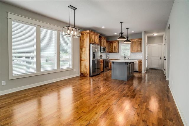 8117 N Farley Avenue, Kansas City, MO 64158