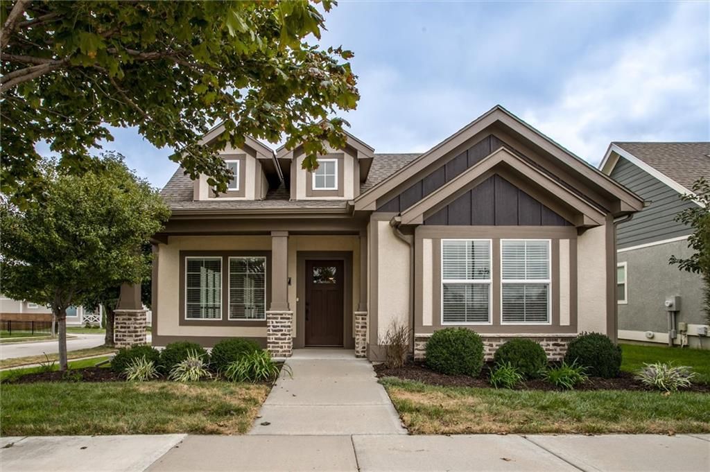 8117 N Farley Avenue, Kansas City, MO 64158