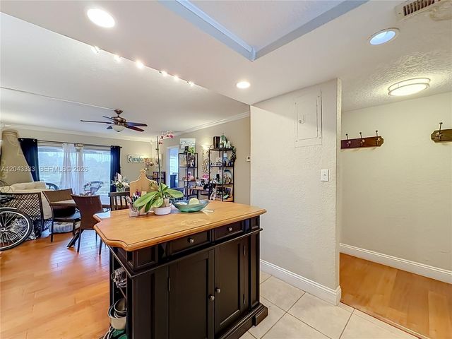 1400 NE 57th Ct 207, Fort Lauderdale, FL 33334