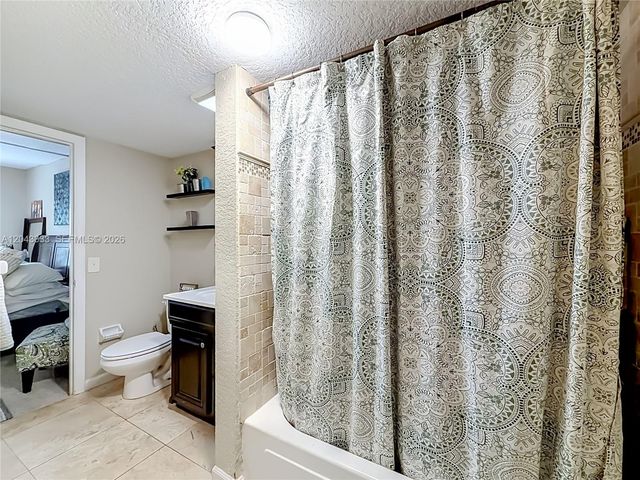 1400 NE 57th Ct 207, Fort Lauderdale, FL 33334