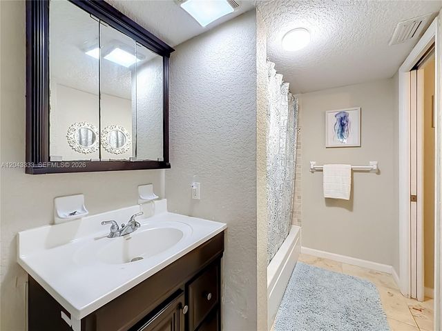 1400 NE 57th Ct 207, Fort Lauderdale, FL 33334
