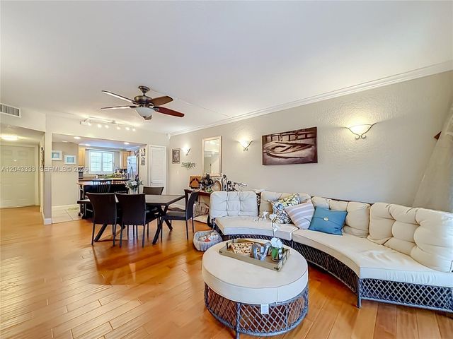 1400 NE 57th Ct 207, Fort Lauderdale, FL 33334