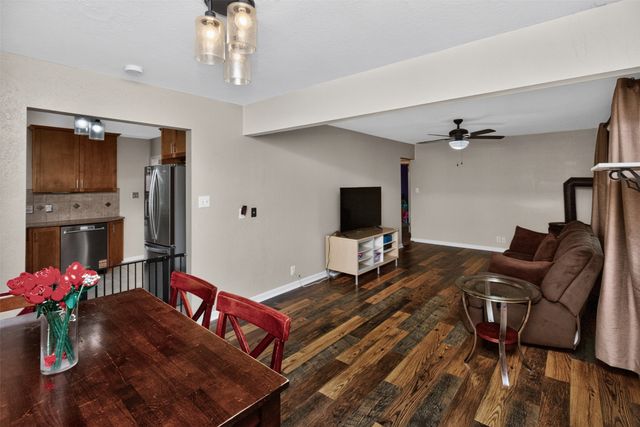 2705 E 39th Street, Des Moines, IA 50317