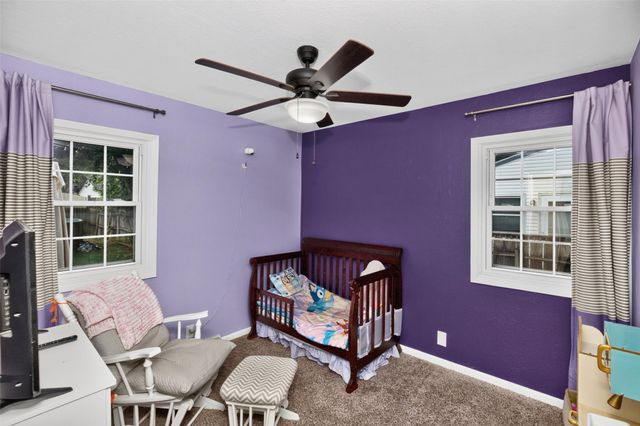 2705 E 39th Street, Des Moines, IA 50317