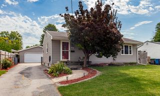 2705 E 39th Street, Des Moines, IA 50317