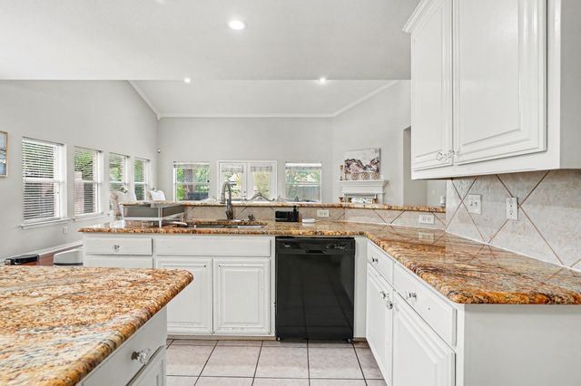 8660 Lariat Circle, Fort Worth, TX 76244