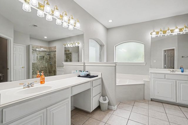8660 Lariat Circle, Fort Worth, TX 76244