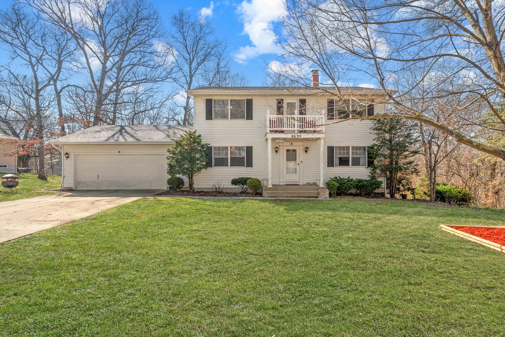 8690 Durbin Lane, Crown Point, IN 46307