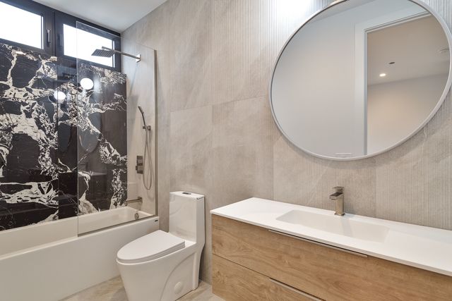 1418 W Warner Avenue, Chicago, IL 60613