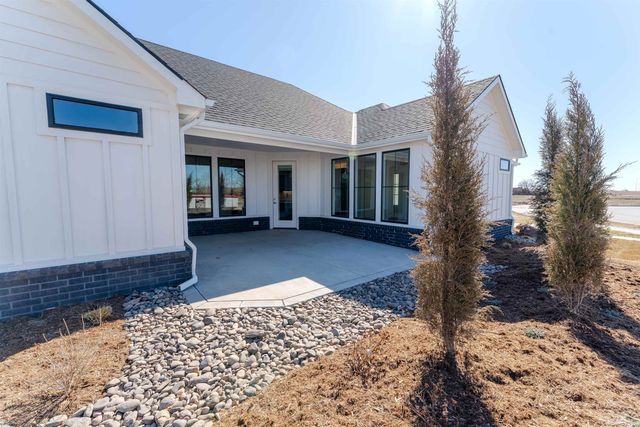 2628 W Shearwater, Wichita, KS 67204