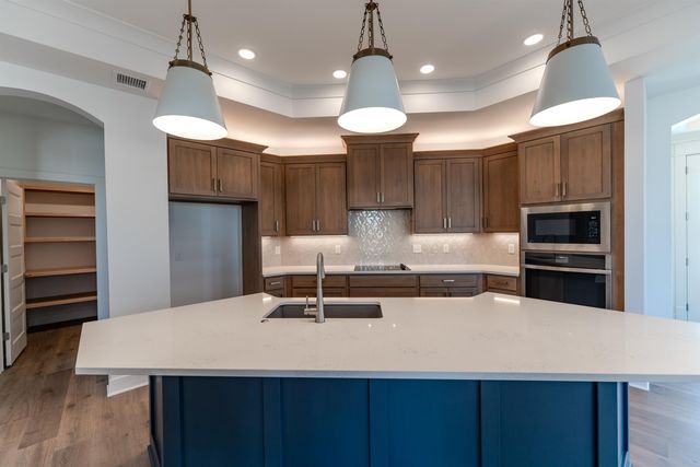 2628 W Shearwater, Wichita, KS 67204