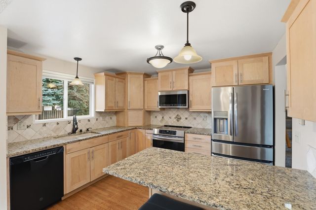 6123 S Napa St, Spokane, WA 99223