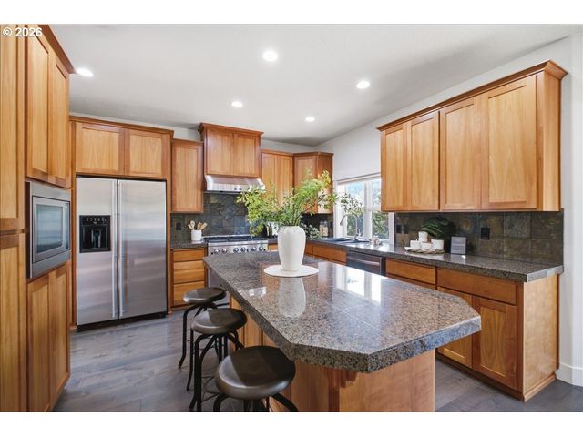 3706 ILLAHE HILL Rd, Salem, OR 97302