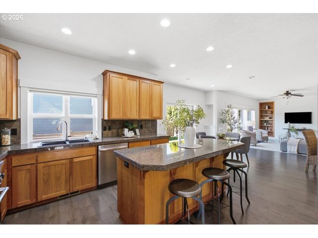 3706 ILLAHE HILL Rd, Salem, OR 97302