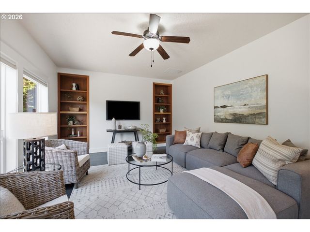 3706 ILLAHE HILL Rd, Salem, OR 97302
