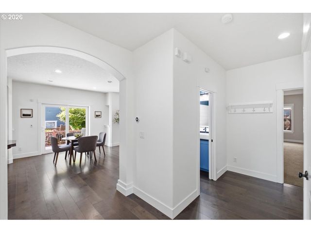 3706 ILLAHE HILL Rd, Salem, OR 97302