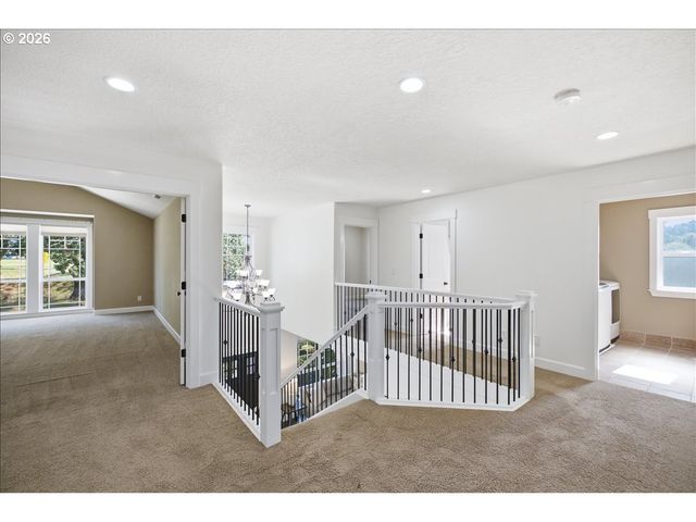 3706 ILLAHE HILL Rd, Salem, OR 97302