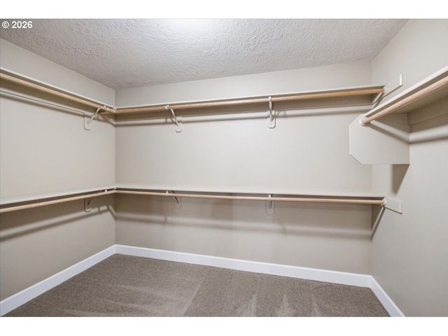 3706 ILLAHE HILL Rd, Salem, OR 97302