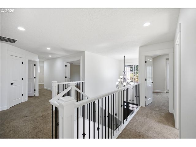 3706 ILLAHE HILL Rd, Salem, OR 97302