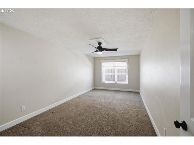 3706 ILLAHE HILL Rd, Salem, OR 97302