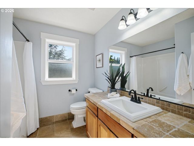 3706 ILLAHE HILL Rd, Salem, OR 97302