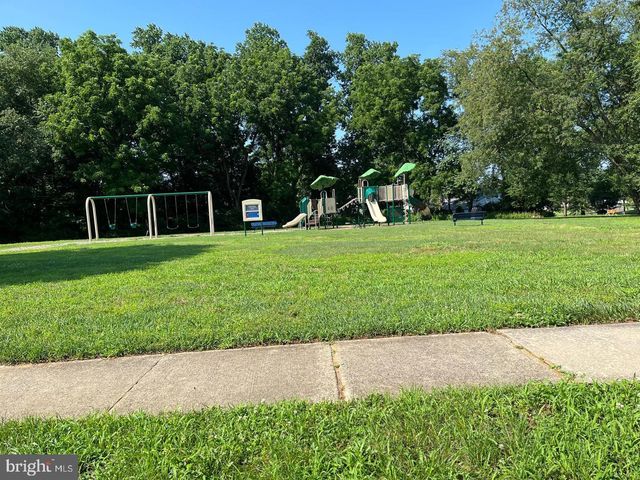 1301 WOODHOLLOW DR, Marlton, NJ 08053
