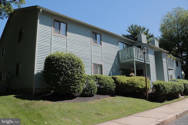 1301 WOODHOLLOW DR, Marlton, NJ 08053