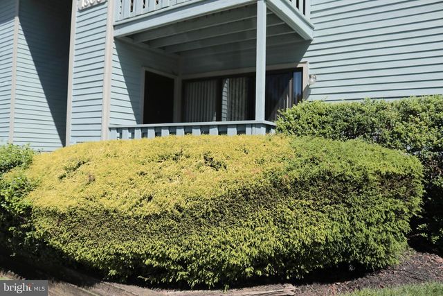 1301 WOODHOLLOW DR, Marlton, NJ 08053