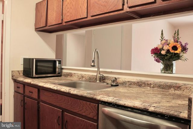 1301 WOODHOLLOW DR, Marlton, NJ 08053