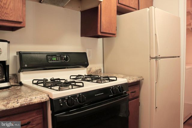 1301 WOODHOLLOW DR, Marlton, NJ 08053