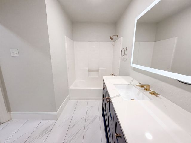 127 Jason Drive, Red Oak, TX 75154