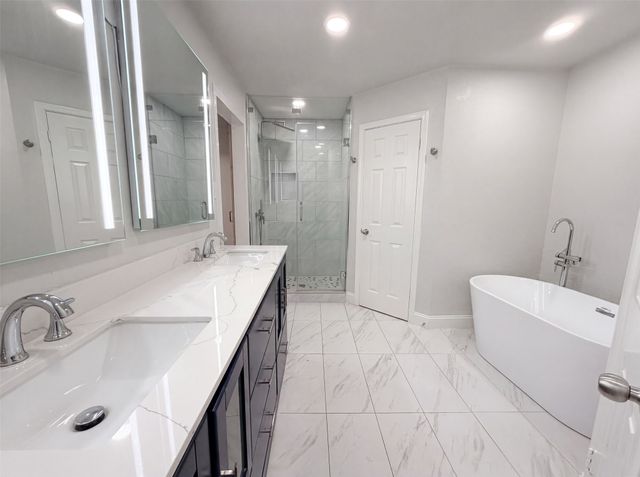127 Jason Drive, Red Oak, TX 75154