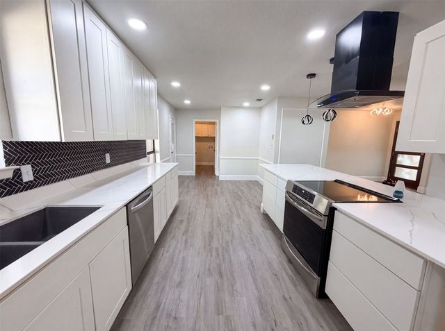 127 Jason Drive, Red Oak, TX 75154
