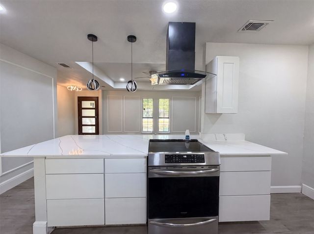 127 Jason Drive, Red Oak, TX 75154